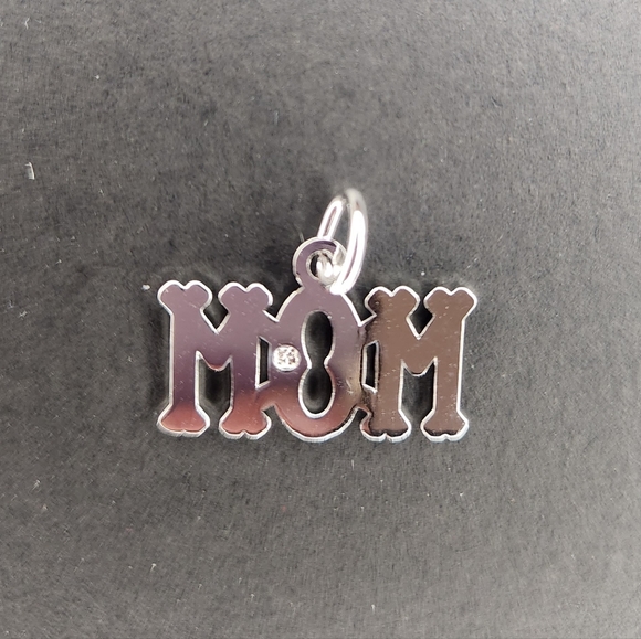 Sterling silver mom pendent - Picture 2 of 2